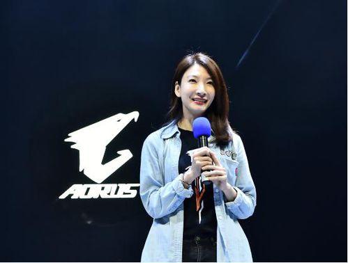 明星尹雪,璀璨星途，闪耀舞台的璀璨之星