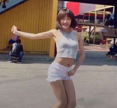 抖腰的网红,网红抖腰热潮席卷全网