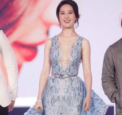 胖胖点的明星,揭秘娱乐圈中的“重量级”魅力