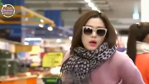 明星乔装卖东西